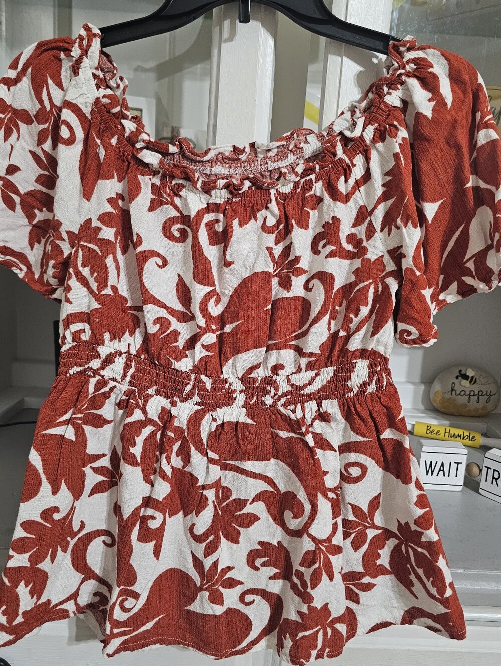 Summer 🌞🌞Rust Red and White Floral Off-Shoulder Top